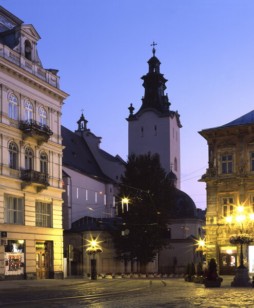 Center of the night's Lviv
