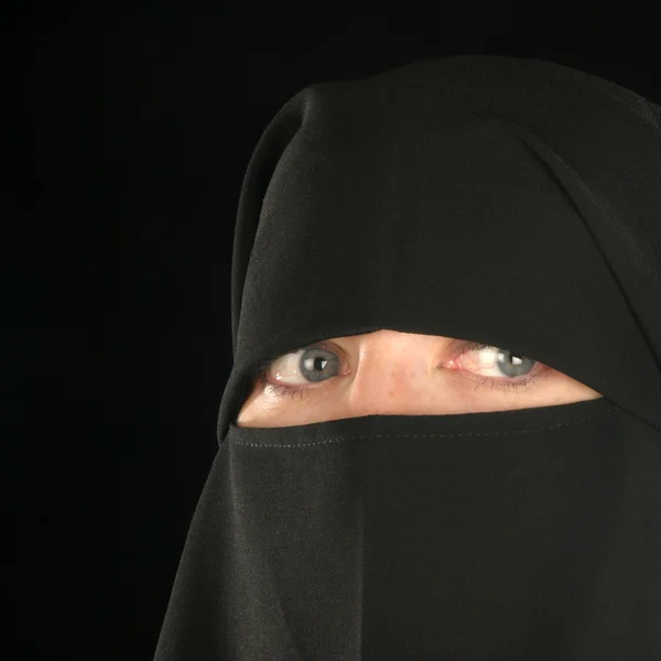 女人戴着面纱 — Φωτογραφία Αρχείου