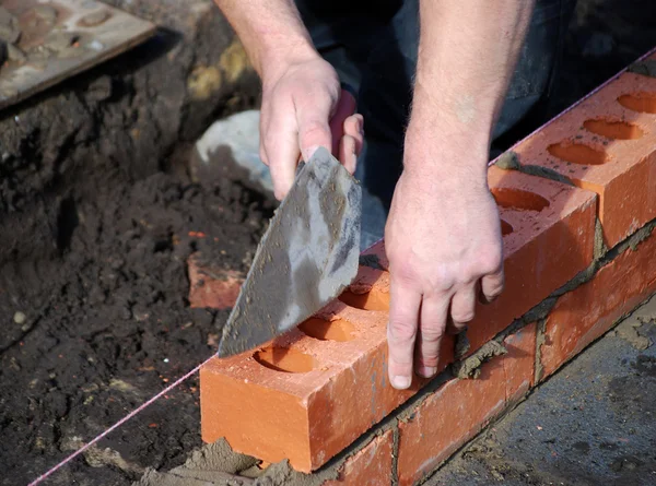 Laying bricks — Stock Photo, Image