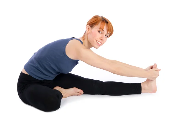 Жінка займається вправами йоги — стокове фото