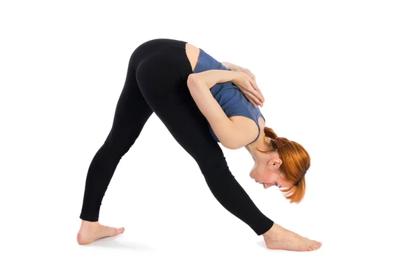Žena praktikujících jógu cvičení — Stock fotografie