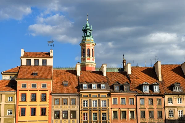 Παλιά πόλη σπίτια στη Βαρσοβία, Πολωνία — Φωτογραφία Αρχείου
