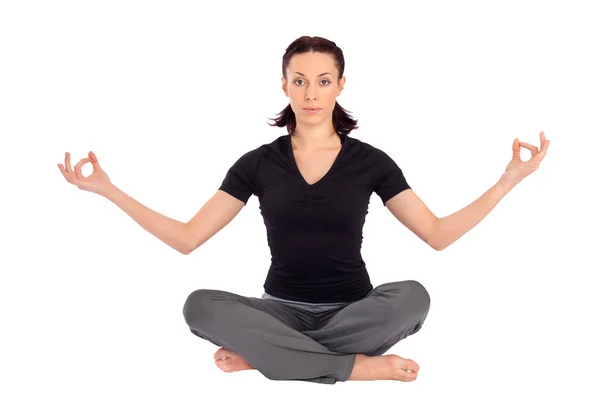 女人在做呼吸控制瑜伽姿势 — 图库照片