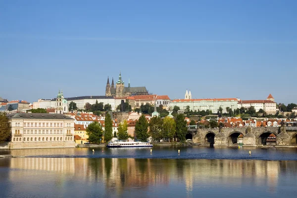 Castello di Praga nel tardo pomeriggio — Foto Stock