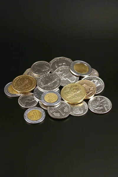 Монеты со всего мира — стоковое фото