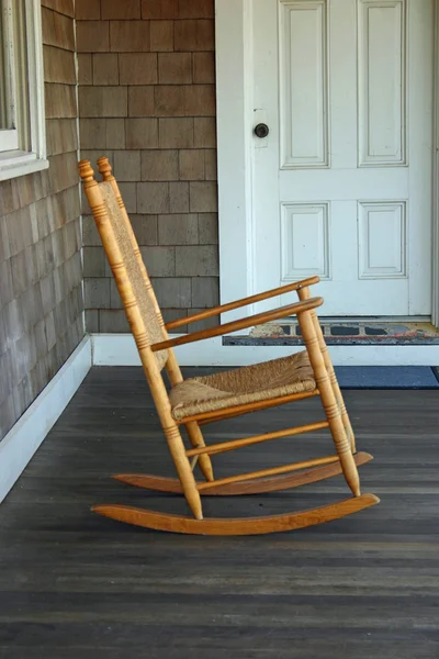 Sallanan sandalye — Stok fotoğraf