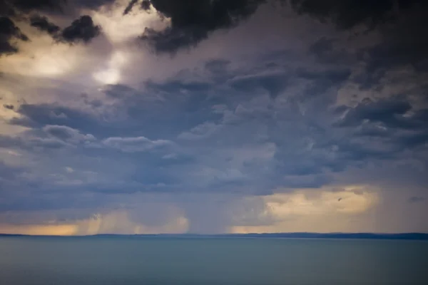 Буря над озера Балатон — стокове фото