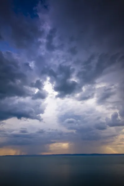Balaton Gölü üzerinde fırtına — Stok fotoğraf