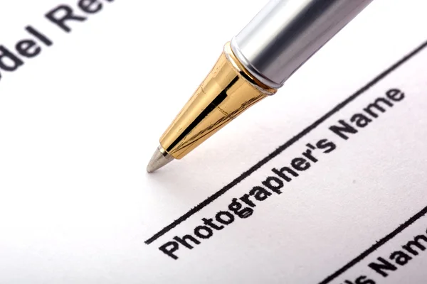 Pen signing form — Stock Photo, Image