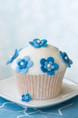 Flower cupcake clipart