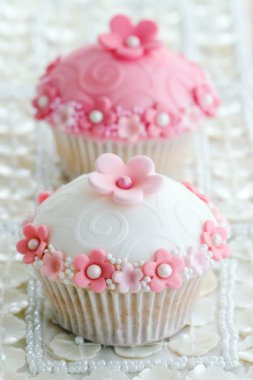 Wedding cupcakes clipart