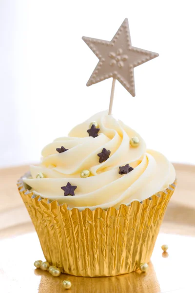 Golden cupcake — Stock Photo, Image