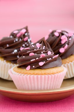 pembe çikolata cupcakes