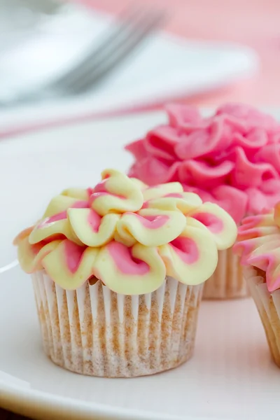 ミニ花はカップケーキ — ストック写真