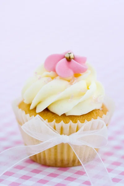 Roze en witte cupcake — Stockfoto