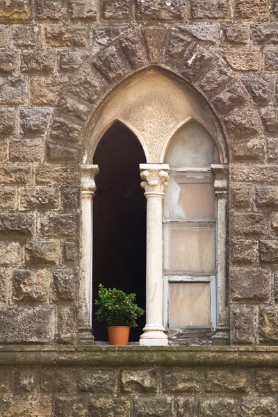 Steinfenster in der Toskana — Stockfoto