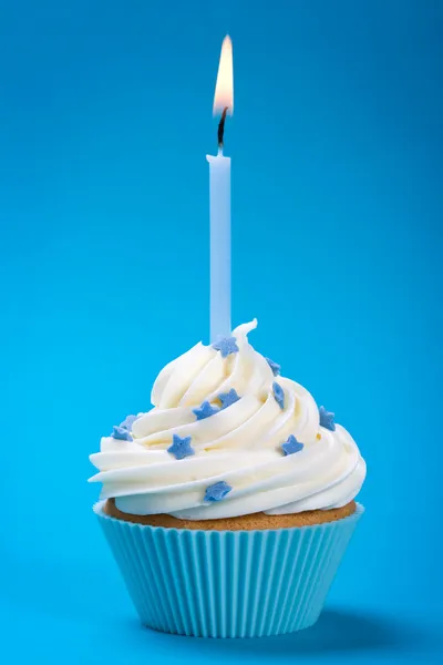 Pastel de cumpleaños azul — Foto de Stock