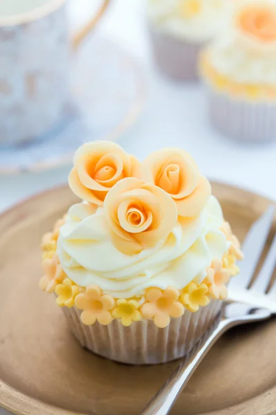 Golden cupcake — Zdjęcie stockowe
