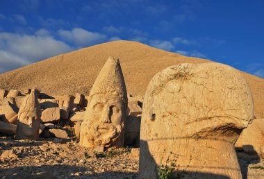 Nemrut dagi mezar