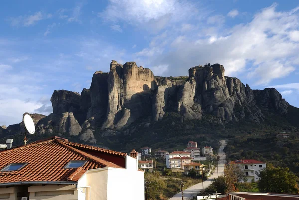 Pueblo de Kastraki y montañas Meteora — Foto de Stock