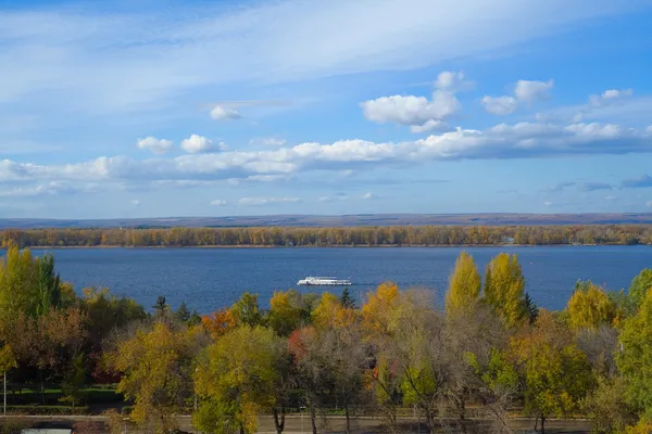水の風景。秋 — ストック写真