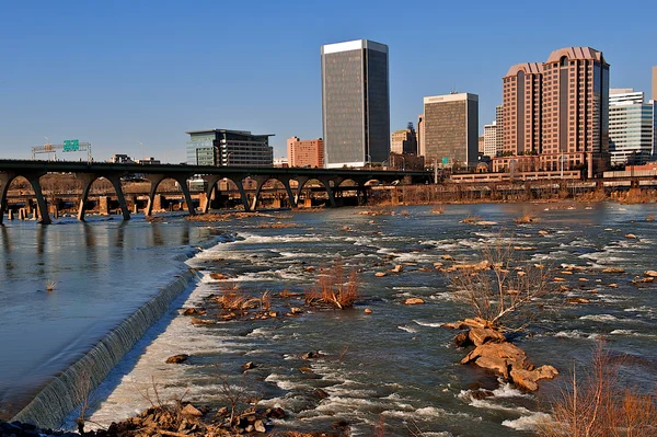 Richmond, Virginia and the James River. — Stock Photo, Image