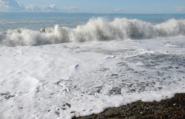 Волна разбилась — стоковое фото