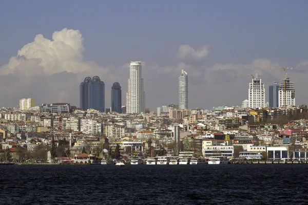 Skyline van istanbul van bosporus — Stockfoto