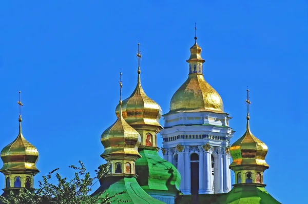 Cúpulas de Lavra em Kiev, Ucrânia — Fotografia de Stock