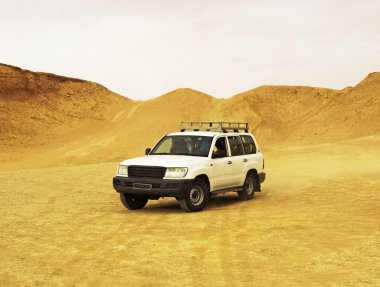 Jeep in desert clipart