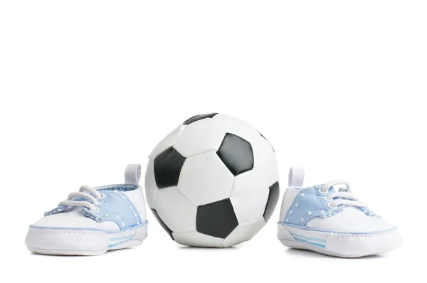 サッカー/サッカー ボールとベビー シューズ — ストック写真