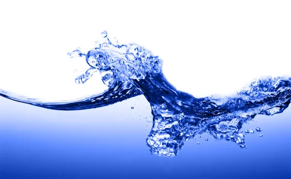 Blauwe water tegen Wit — Stockfoto