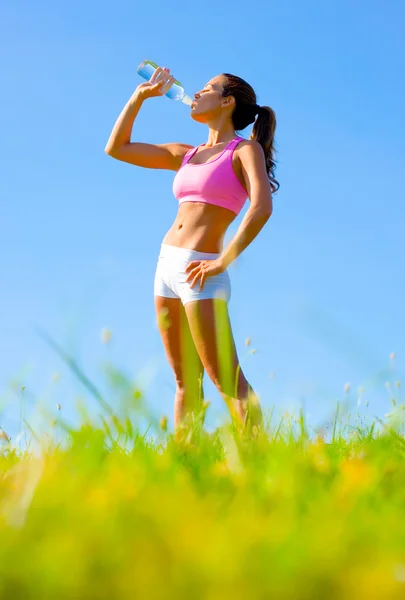 Athletic Woman Exercising — Stock Photo, Image