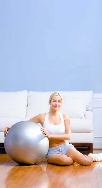 Young Woman with Exercise Ball — Stock Photo, Image