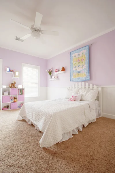 Interior del dormitorio de la niña — Foto de Stock