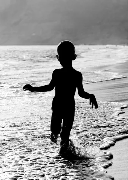 Silhouette egy fiú — Stock Fotó