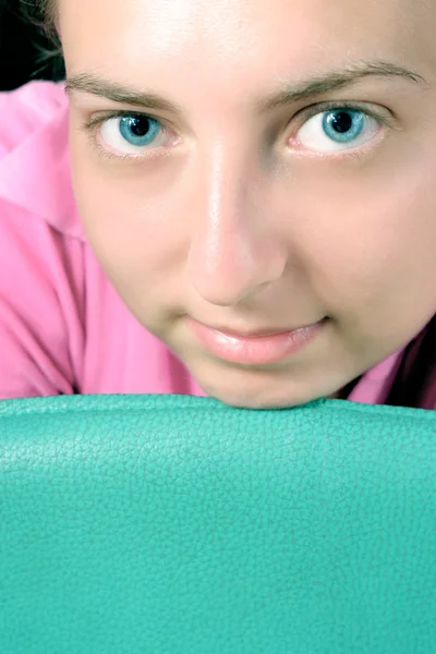 Egy kék szemű lány portréja — Stock Fotó