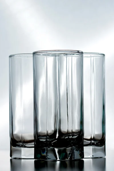 Три пустых стакана — стоковое фото