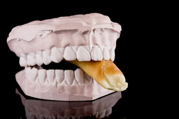 Dentes humanos, comida mordida — Fotografia de Stock