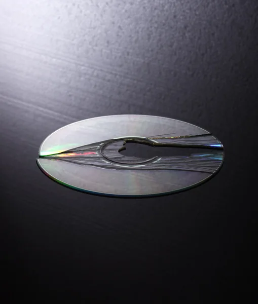 Broken cd / dvd — Stock Photo, Image