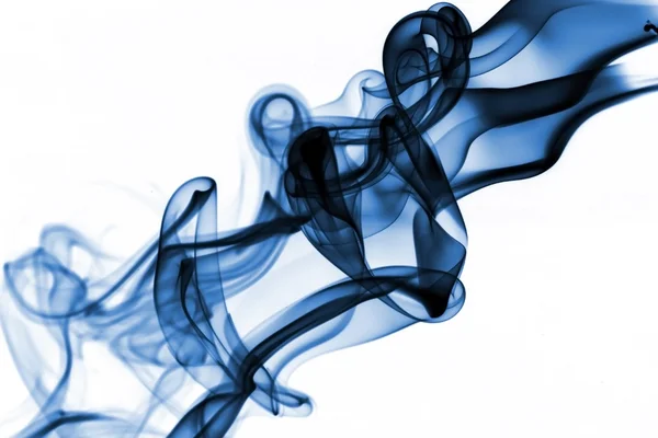 Blauer Rauch isoliert auf weißem — Stockfoto