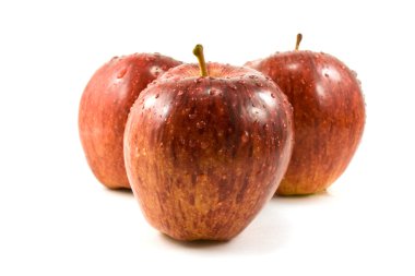 üç kırmızı elma
