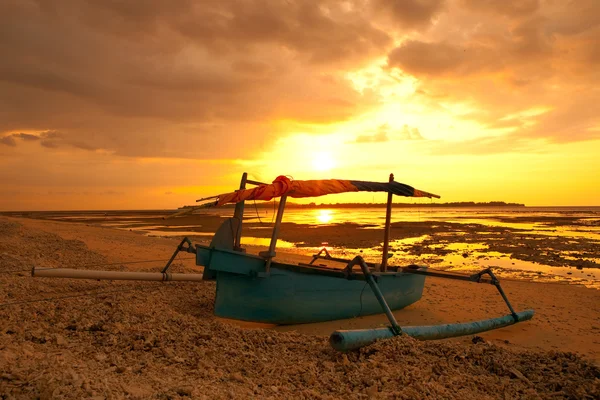 Sunset boat — Stock Photo, Image