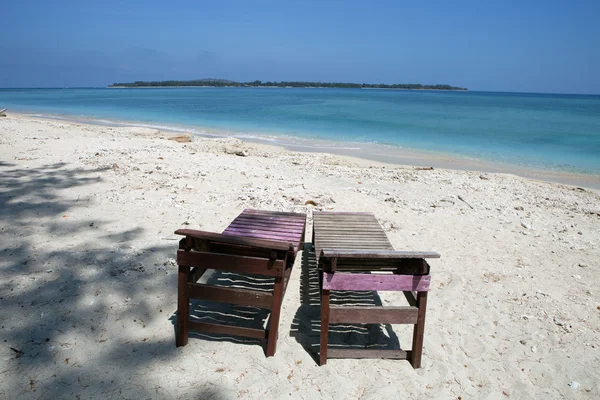 Assento em uma praia tropical — Fotografia de Stock