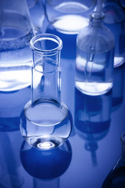 Objectos de vidro em laboratório — Fotografia de Stock