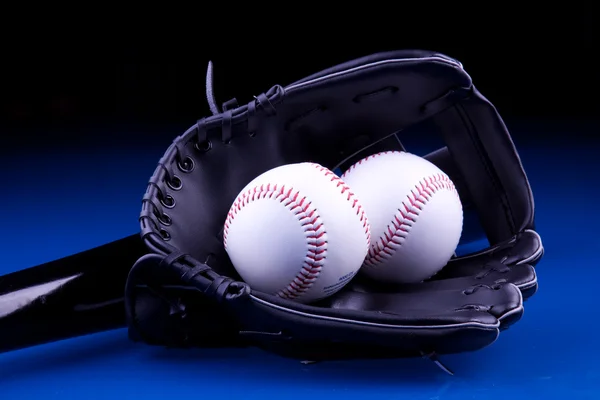 Baseballbolde og handske - Stock-foto