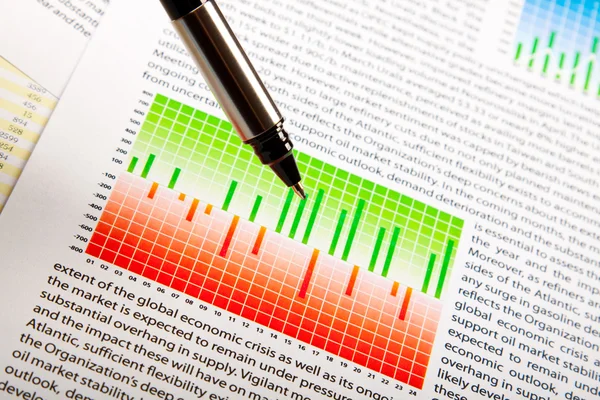 Graph and Pen — Stock Photo, Image