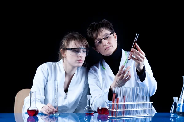 Kvinnelige forskere – stockfoto