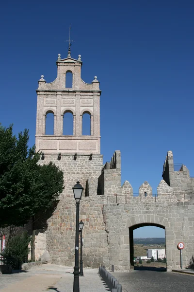Avila, İspanya büyük şehir duvar — Stok fotoğraf