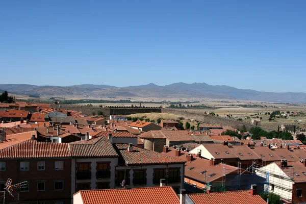 Город Авила в испанской пустыне — стоковое фото